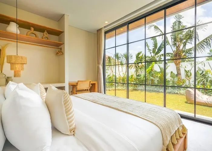 Luxe 4-bedroom - Private Pool & Fast Wi-fi