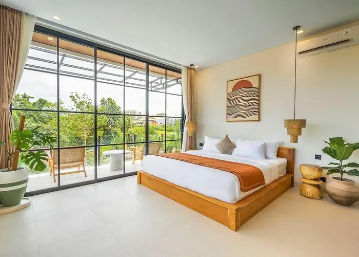 Luxe 4-bedroom - Private Pool & Fast Wi-fi チャングー
