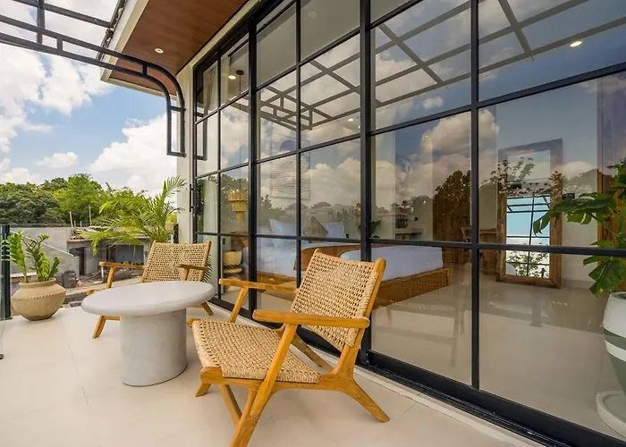 Luxe 4-bedroom - Private Pool & Fast Wi-fi *