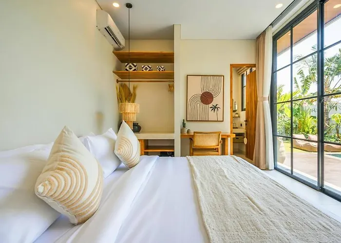 Luxe 4-bedroom - Private Pool & Fast Wi-fi