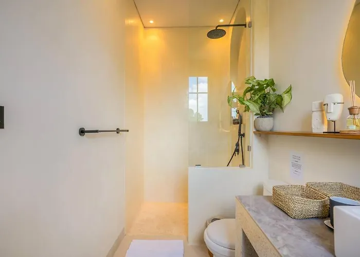 ヴィラ Luxe 4-bedroom - Private Pool & Fast Wi-fi チャングー
