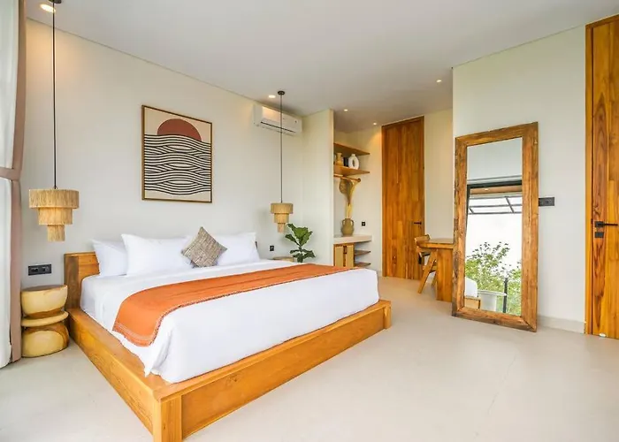Luxe 4-bedroom - Private Pool & Fast Wi-fi *