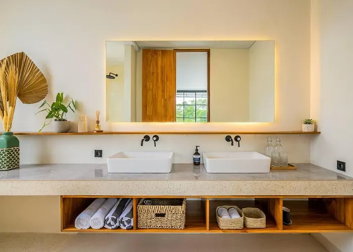 ヴィラ Luxe 4-bedroom - Private Pool & Fast Wi-fi チャングー