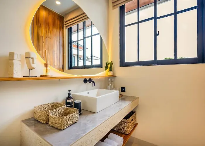 Luxe 4-bedroom - Private Pool & Fast Wi-fi ヴィラ